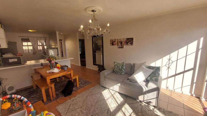 To Let 2 Bedroom Property for Rent in Oakglen Western Cape